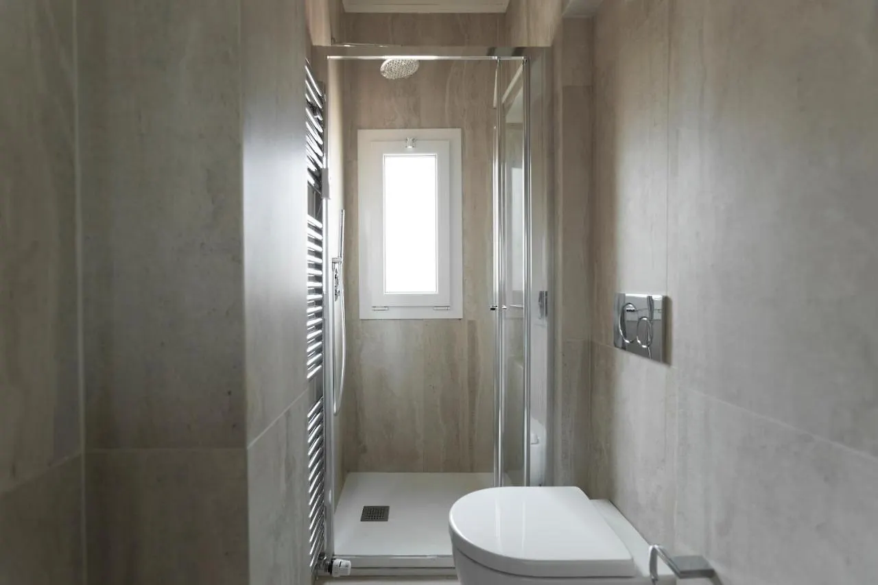 Montenapoleone - Sant Andrea Charme Penthouse Milano 0*,