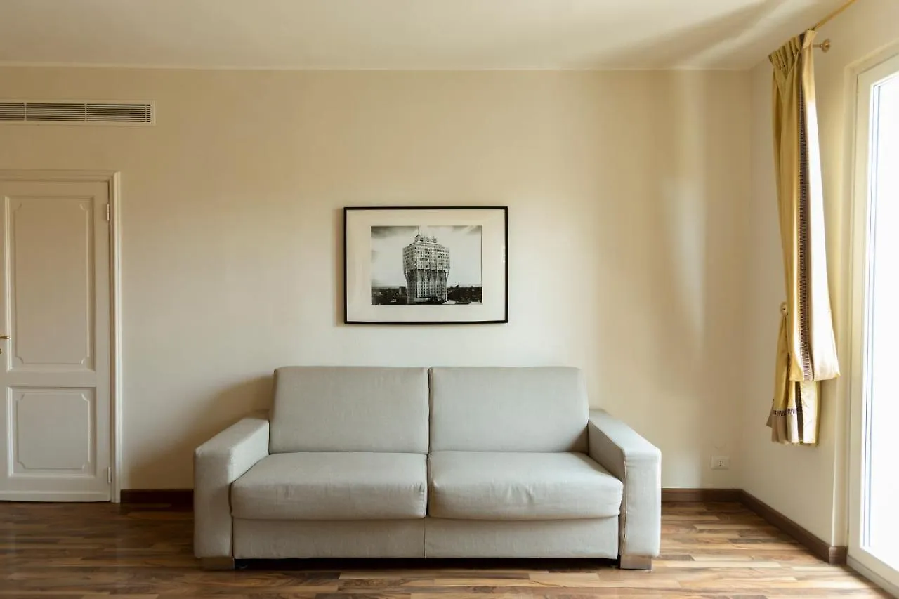 Appartamento Montenapoleone - Sant Andrea Charme Penthouse Milano