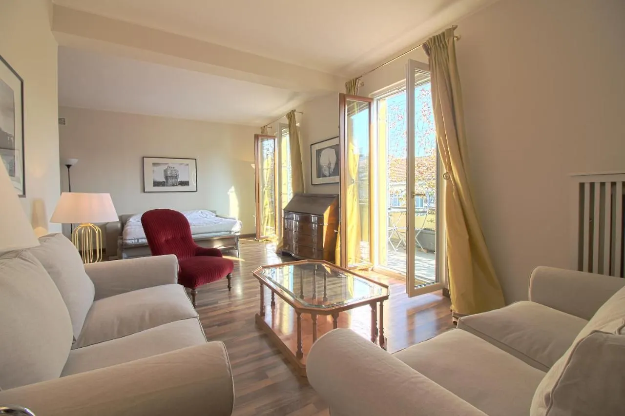 Montenapoleone - Sant Andrea Charme Penthouse Milano 0*,