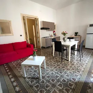 casa-lia-al-centro-di-palermo.sicilyhotelsitaly.net/